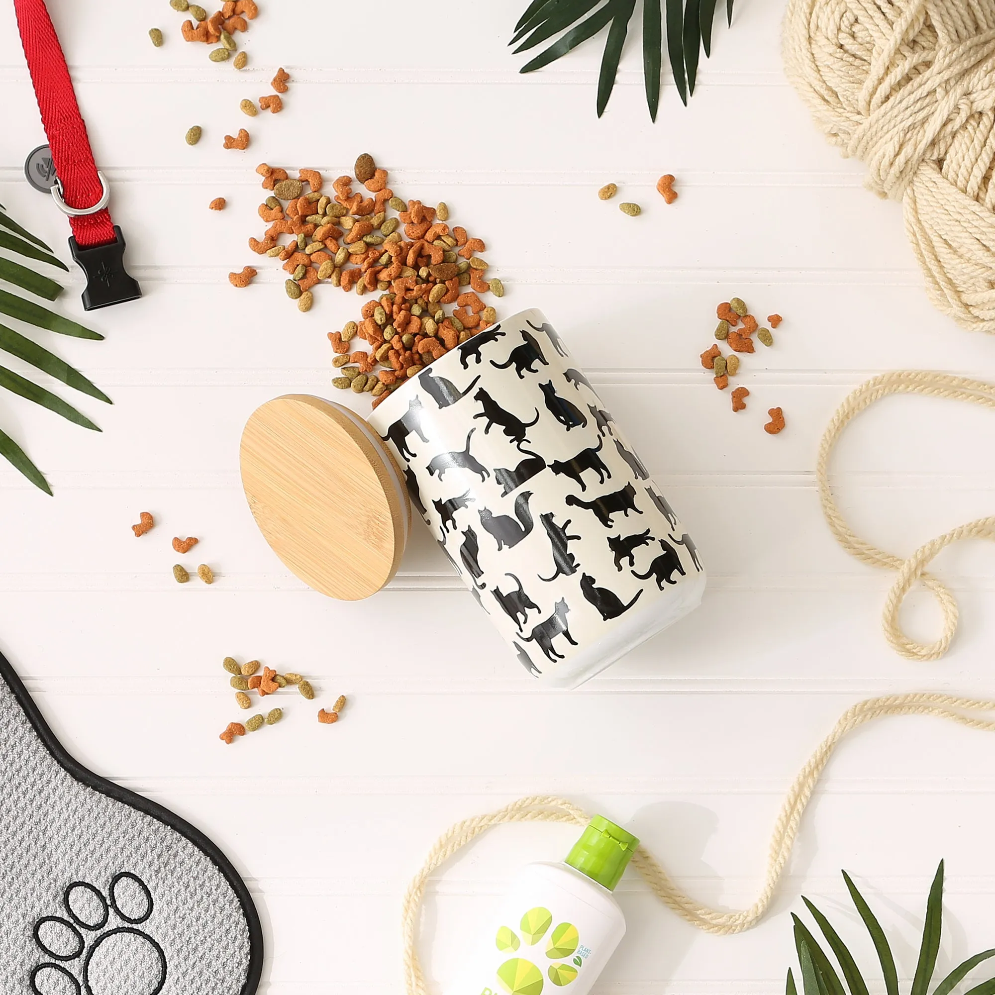 Black/White Cat's Meow Pet Treat Canister 4 Cup Capacity