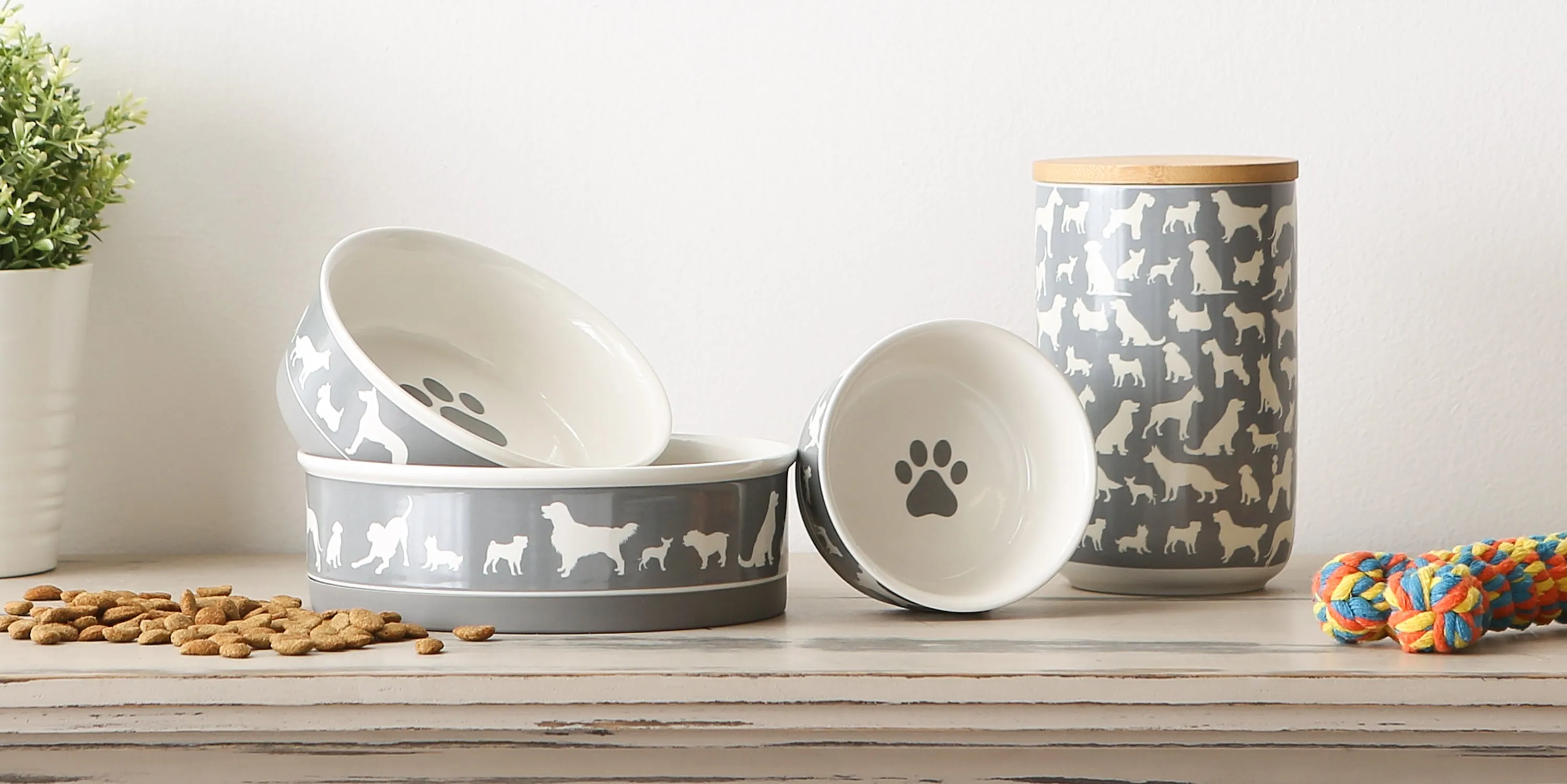 Gray Dog Show Pet Bowl Set of 2, Large 3.75 C. Capacity