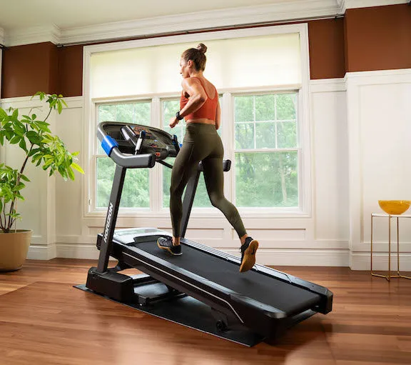 Horizon 7.0AT treadmill